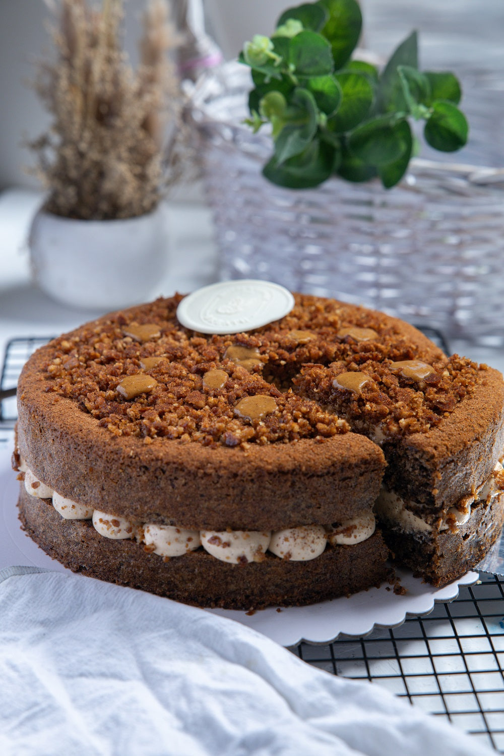 Walnut Praline & Cinnamon Cake