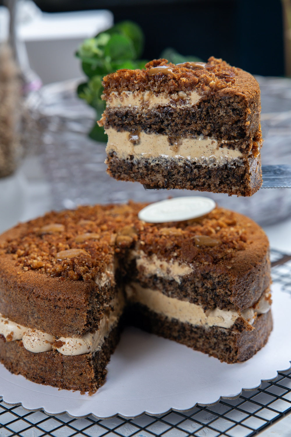 Walnut Praline & Cinnamon Cake