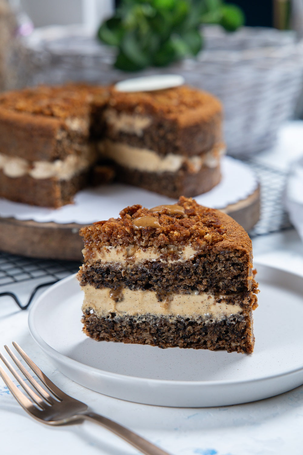 Walnut Praline & Cinnamon Cake
